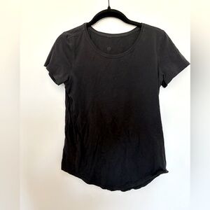 Lululemon black crew neck t-shirt short sleeve